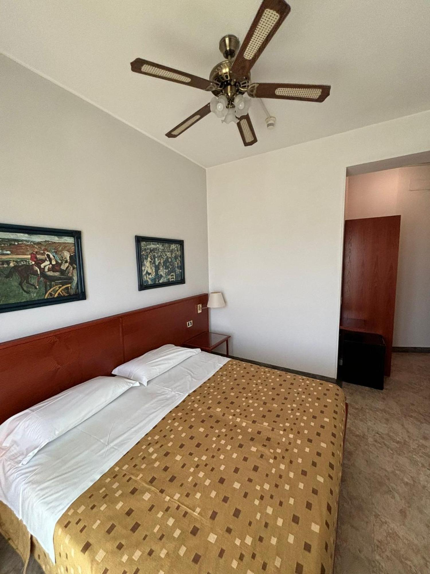 Hotel Spiaggia เปซาโร ห้อง รูปภาพ