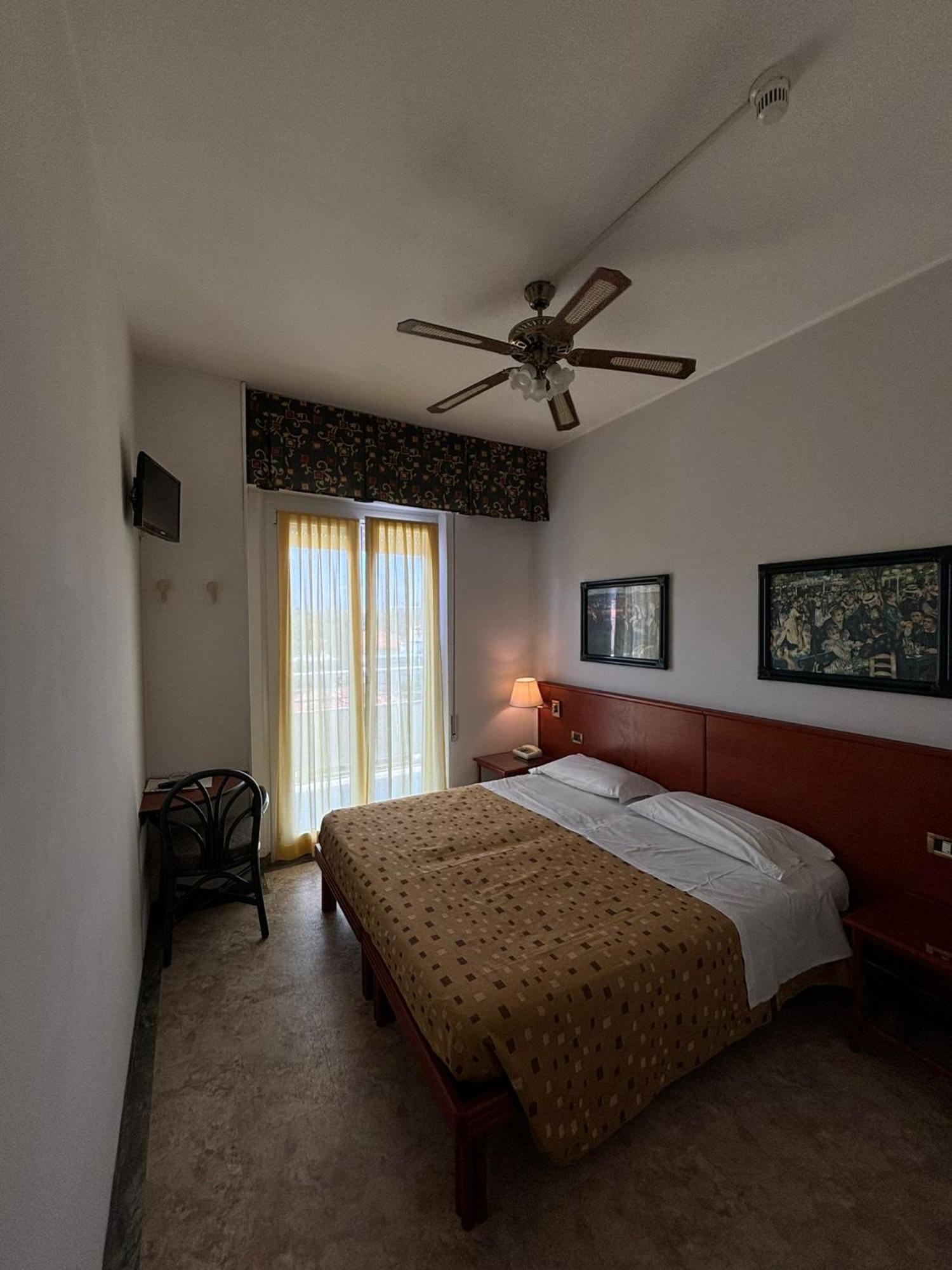 Hotel Spiaggia เปซาโร ห้อง รูปภาพ